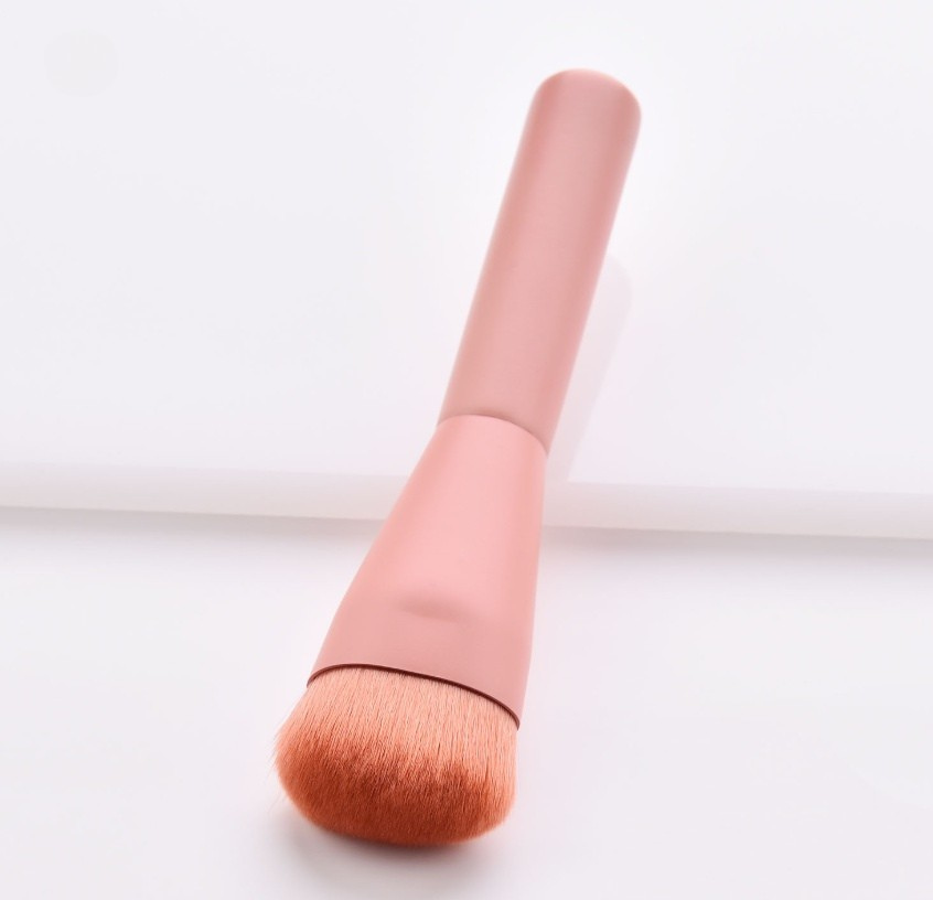 Soft-Focus Buffing Brush